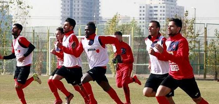 برانکو 11 مردش را برای بازی جمعه مشخص کرد ! برانکو 11 مردش را برای بازی جمعه مشخص کرد !