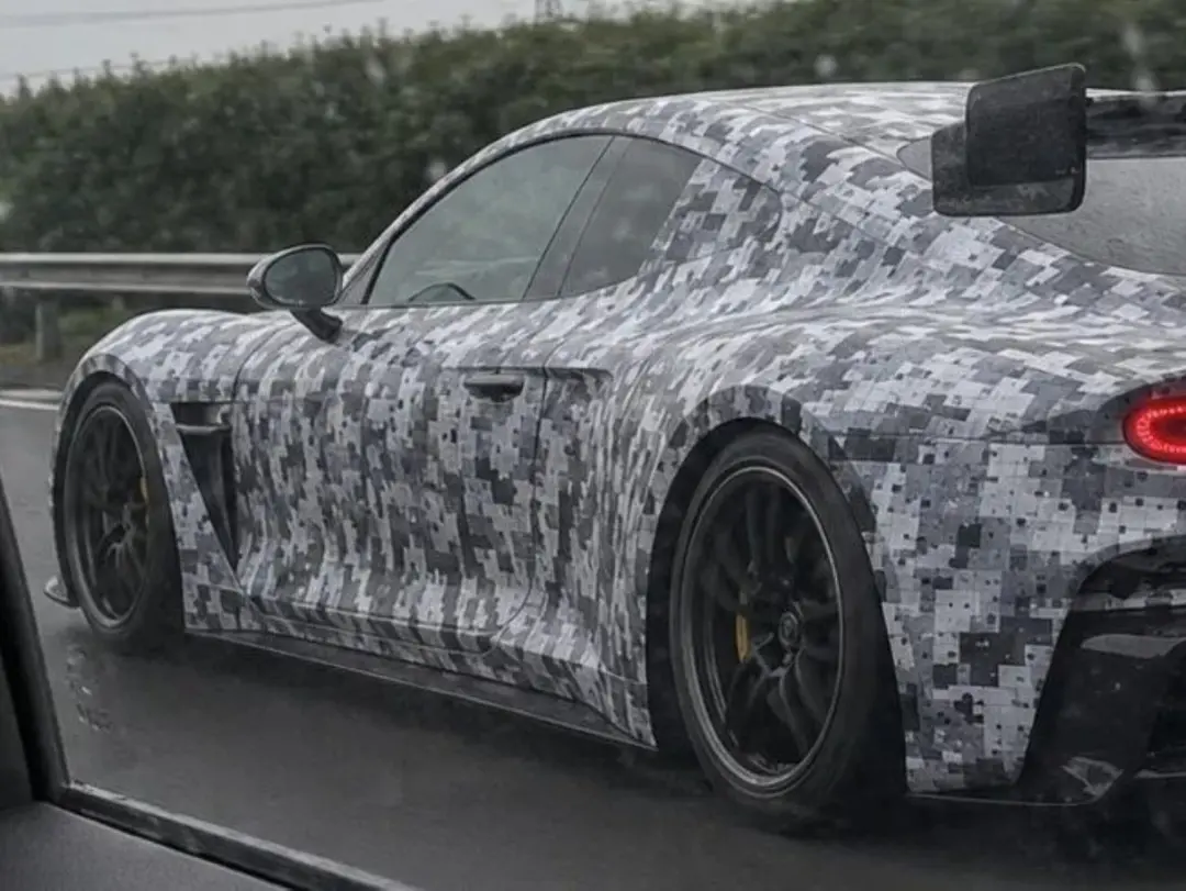 sport-car-digital-camouflage-wrap-6a40c7762c76e631e3da99d4