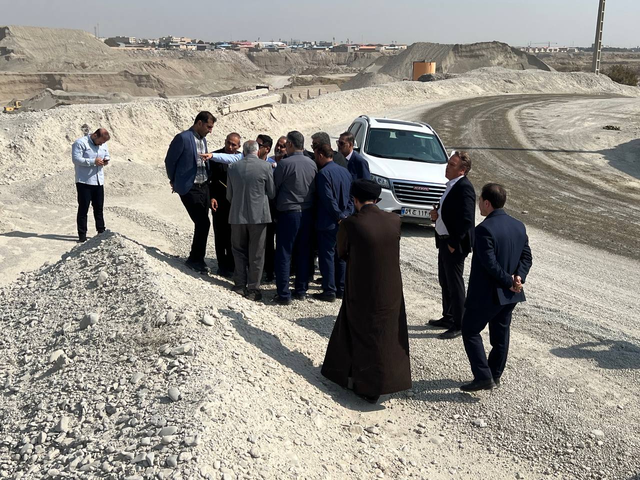 بازدید میدانی مسئولان شهرستان قدس برای ساماندهی رودخانه کرج
