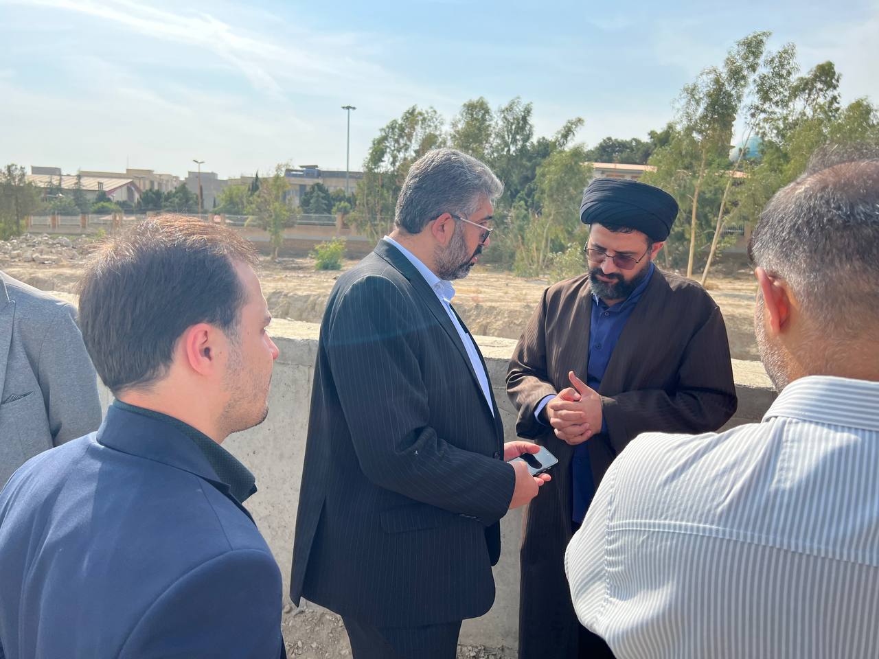 بازدید میدانی مسئولان شهرستان قدس برای ساماندهی رودخانه کرج