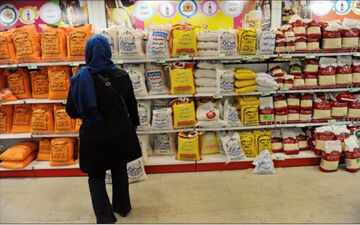 کاهش قیمت روغن و حبوبات؛ وضعیت بازار کالاهای اساسی بررسی شد