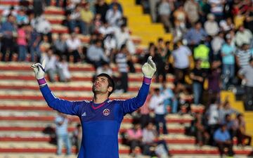 بخاطر هواداران استقلال جلوی پرسپولیس را خواهیم گرفت