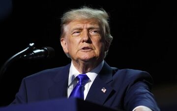 سقوط محبوبیت ترامپ به ۳۷ درصد؛ ۷ هفته تا انتخابات باقی مانده است
