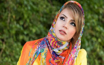 جواد عزتی و همسرش در کنار شبنم قلی خانی