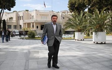  واعظی: افزایش یارانه نقدی دست مجلس است نه کاندیداها