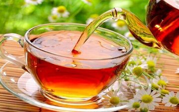 مضرات خوردن چای با توت و خرما