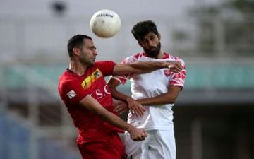 شماره ده پرسپولیس بر تن جوان ناشناخته! 