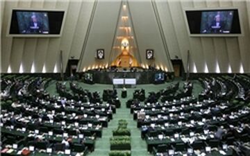 دشمنان با ایجاد اختلاف از مطالبات به حق مردم سوء استفاده کردند/ پیگیر مشکلات مردم در مجلس هستیم