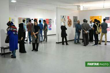 افتتاح نمایشگاه یک هفته پوستر در مجتمع فرهنگی هنری شهید آوینی 