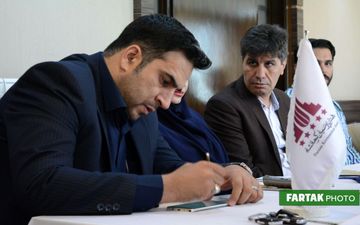 نشست هم‌اندیشی مدیران هتل پارسیان کرمانشاه با فعالان عرصه گردشگری