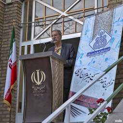 گزارش تصویری گردهمایی بزرگ دانش آموزان دبیرستان تاریخی ابن سینا در همدان