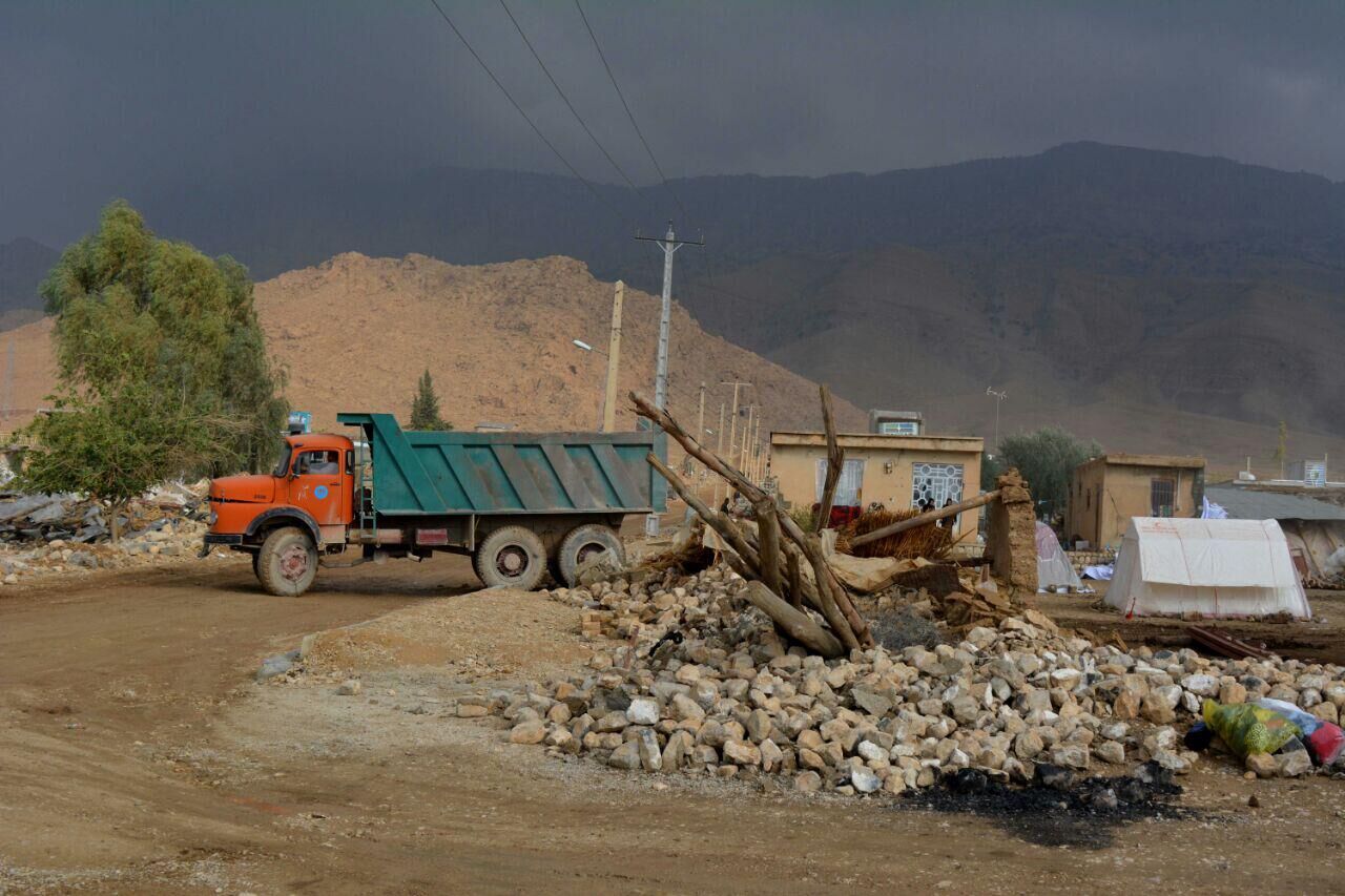 گزارش تصویری/ آخریت تصاویر از زلزله سزپل ذهاب / زندگی جاریست ولی دیدنش خالی از لطف نیست