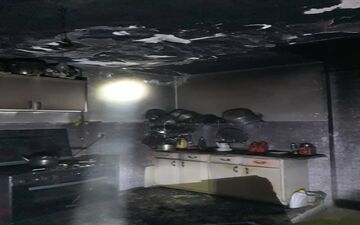 آتش سوزی منزل مسکونی در بلوار یارمحمدخان/ نجات ۲ شهروند کرمانشاهی از میان دود 