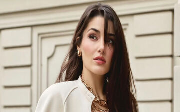 استایل شیک هانده ارچل در قطار لوکس؛ از این استایل برای مهمانی‌ها الهام بگیرید