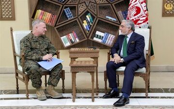  سفر غیرمنتظره فرمانده ستاد مرکزی ارتش آمریکا به افغانستان