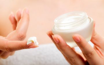 علائم فاسد شدن کرم‌های آرایشی و مراقبتی چیست؟