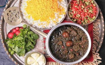 قورمه سبزی را تا چند روز می‌توان در یخچال و فریزر نگهداری کرد؟