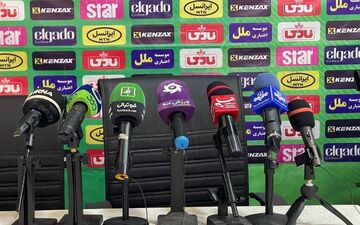 غیبت سرمربی تراکتور تبریز در نشست خبری