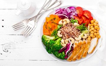 بایدها و نبایدهای تغذیه‌ای در دوران قاعدگی