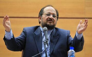 شریعتمداری استعفا داد