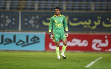دروازه بان سابق استقلال در راه پرسپولیس/ او عاشق سرخ ها است