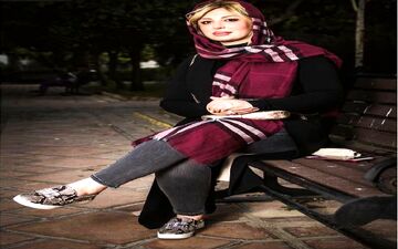 تیپ و ژست خاص نیوشا ضیغمی در پارک + عکس