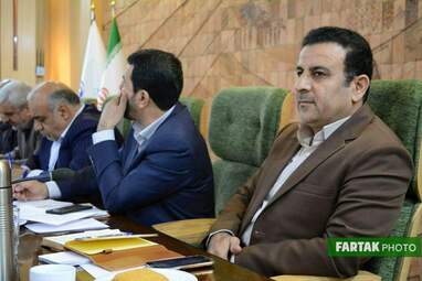 نشست معاون سیاسی وزارت کشور با معتمدین کرمانشاه