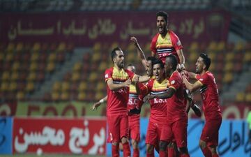  برتری فولاد مقابل ذوب‌آهن/ حسینی اولین باخت را تجربه کرد