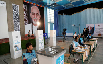 آغاز انتخابات ریاست‌جمهوری افغانستان و وقوع انفجارهایی در کابل و برخی شهرها