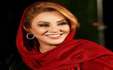 تیپ و حجاب متفاوت نسرین مقانلو در یک مراسم