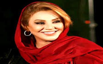 تیپ و حجاب متفاوت نسرین مقانلو در یک مراسم