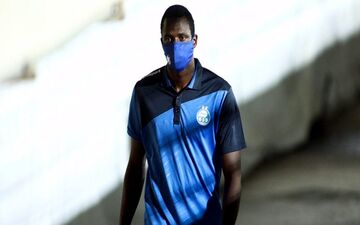 دیاباته 10 روز به مسئولان باشگاه استقلال وقت داد