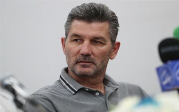 تعریف و تمجید سرمربی یونانی گل‌گهر از جواد نکونام و تیمش
