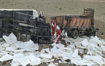 تصادف خاور با کامیون در محور سلفچگان قم یک فوتی و یک مصدوم داشت