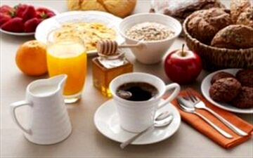
صبحانه با طعم چسب آهن / درست کردن صبحانه با چشمان خواب آلود مرد جوان را به کلانتری کشاند