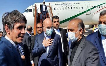 رئیس مجلس در راس هیات پارلمانی وارد سوریه شد