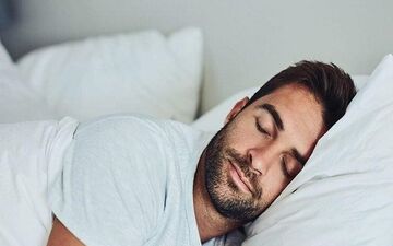 چرا تمرینات سبک قبل از خواب مفیدند؟

