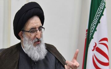 هدف اصلی دشمن تغییر باورهای مردم است
