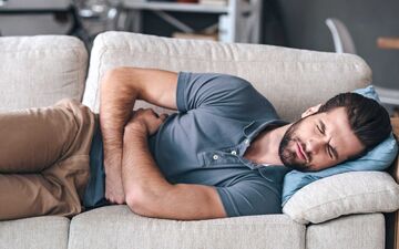 علت داغ شدن بیضه ها چیست ؟ + راهکار درمان