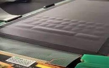 محققان یک پنل لمسی با قابلیت برجسته‌شدن صفحه‌کلید اختراع کردند
