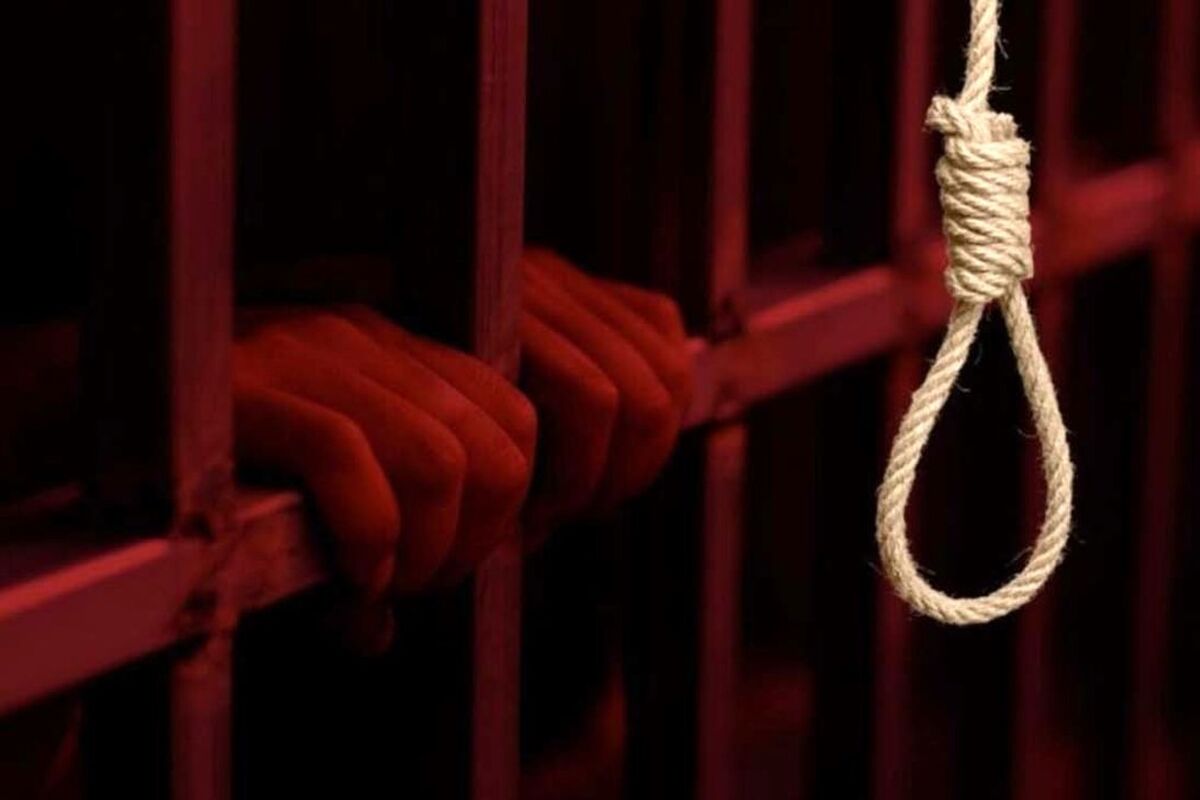 مردی که مادر و سه فرزندش را کشت به دار مجازات آویخته شد