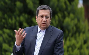 همتی: روند تامین ارز برای کالاهای وارداتی سرعت می‌گیرد