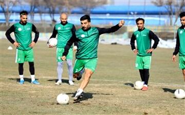 ایرانپوریان:  مصدومیتم رفع شده و آماده بازی هستم
