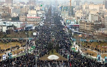 پیام فراکسیون نمایندگان ولایی مجلس:
شکوه حضور مردم فتح المبینی دیگر را در تاریخ درخشان کشورمان آفرید