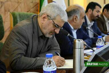 نشست معاون سیاسی وزارت کشور با معتمدین کرمانشاه