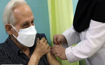 این افراد دز سوم واکسن کرونا را دریافت می کنند