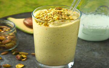 بمب انرژی| طرز تهیه شیر پسته خانگی با بستنی و عسل