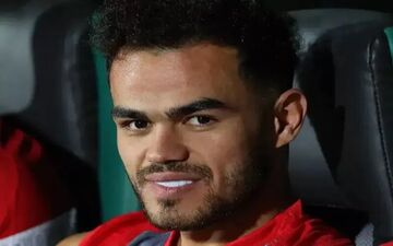 تشویق اوستون اورونوف توسط هواداران پرسپولیس در تمرینات