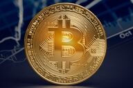 بیت‌کوین آماده بازگشت به ۱۰۰ هزار دلار