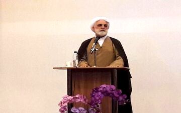 به منتخب مردم باید احترام گذاشت/دولت مدیران نجومی بگیر را عزل کرد